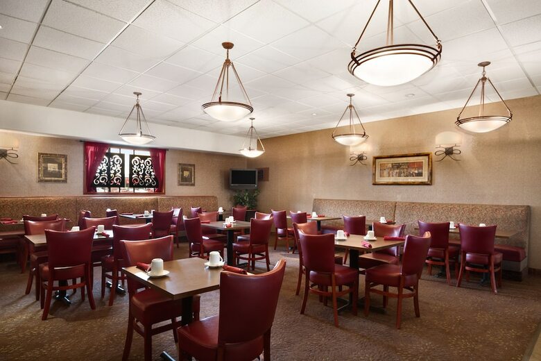 Hotel Wyndham Garden Wichita Downtown