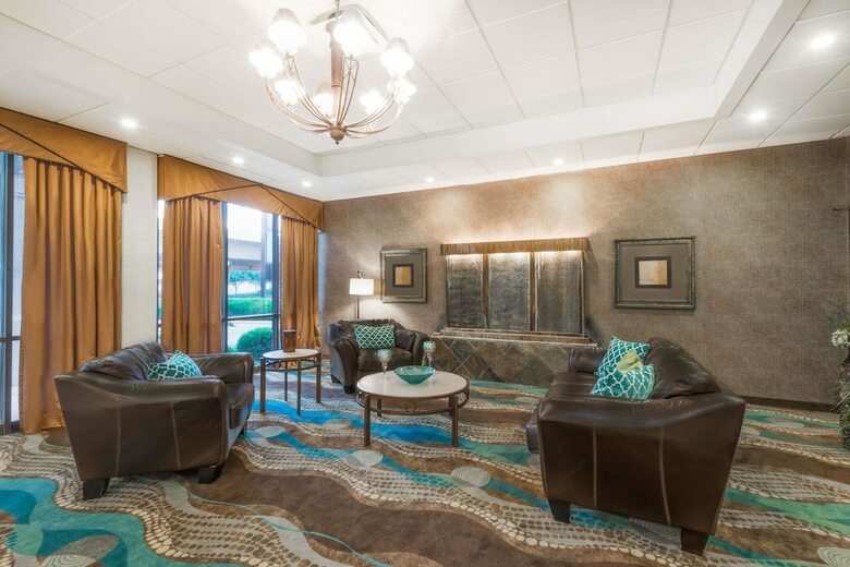 Hotel Wyndham Garden Wichita Downtown