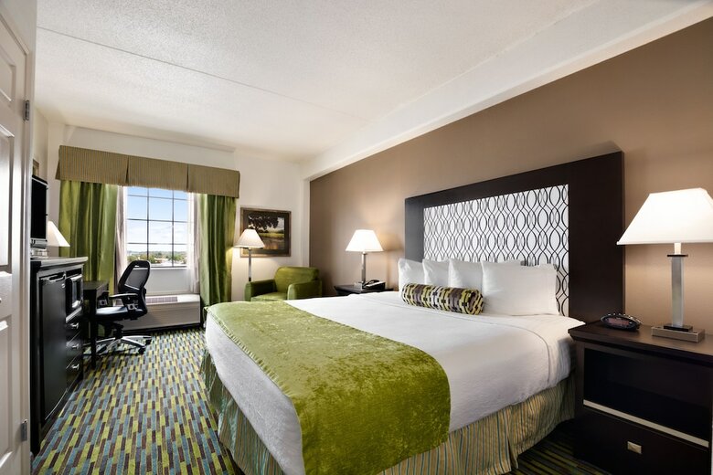 Hotel Wyndham Garden Wichita Downtown