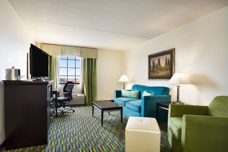 Hotel Wyndham Garden Wichita Downtown