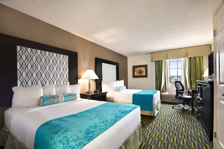 Hotel Wyndham Garden Wichita Downtown