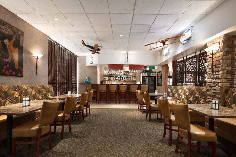 Hotel Wyndham Garden Wichita Downtown