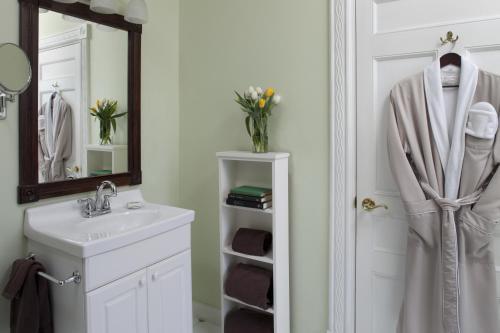 Brewster House Bed & Breakfast
