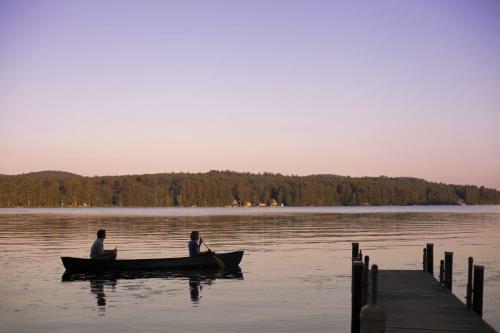 Posada Friends Lake Inn