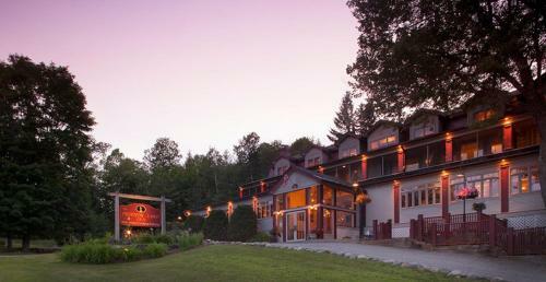 Posada Friends Lake Inn