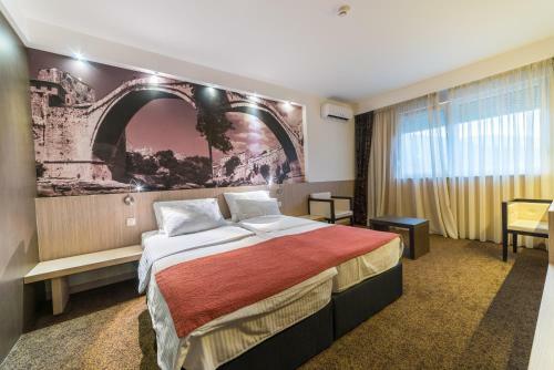 City Hotel