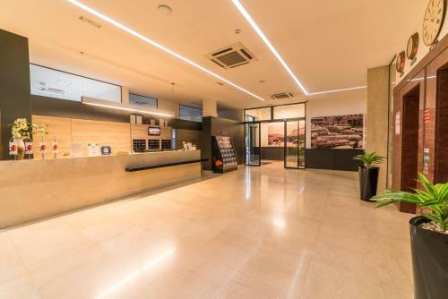 City Hotel