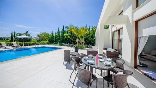 Rent Private Villa 069