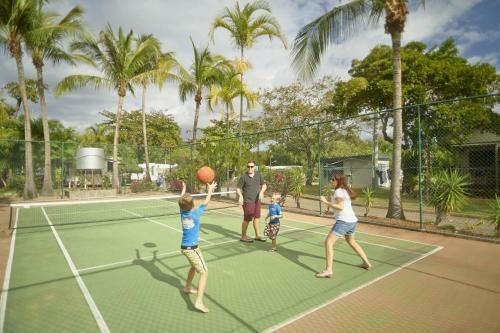Rowes Bay Caravan Park