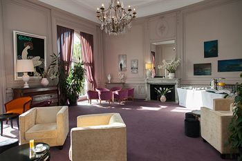 Hotel Cosmos