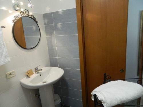 Bed & Breakfast Crispi Rooms