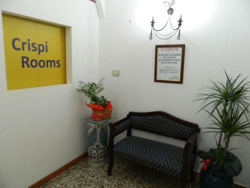 Bed & Breakfast Crispi Rooms