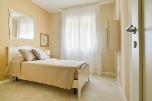 Sarnico Halldis Apartments
