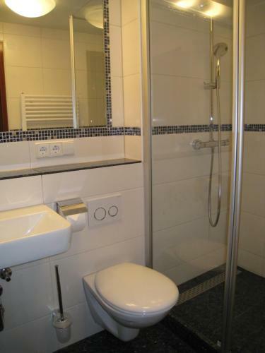 Hostal Gasthaus Pension Donish�usle