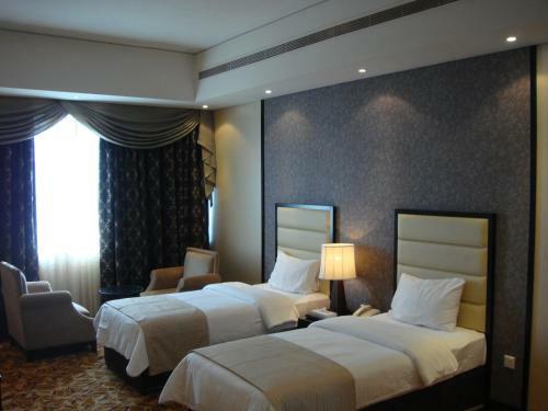 Paragon Hotel