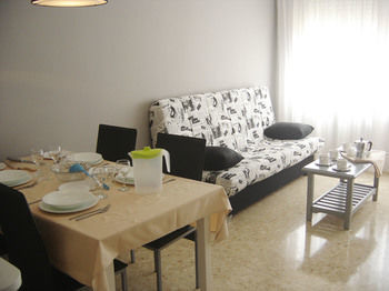 Apartamentos Antillas Fenals