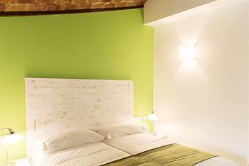 Hotel Adhoc Carmen