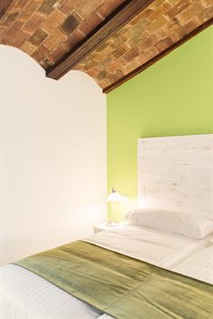 Hotel Adhoc Carmen