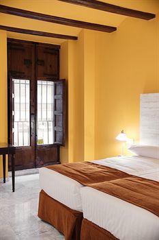 Hotel Adhoc Carmen