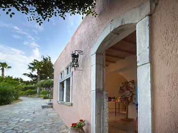 Hotel St Nicolas Bay