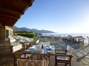 Hotel St Nicolas Bay