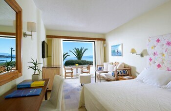 Hotel St Nicolas Bay