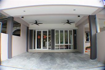 Hostal Bercham Vacation House