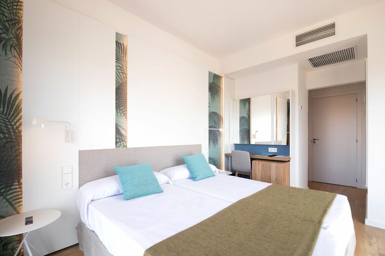 Js Yate Hotel