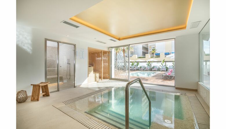Js Yate Hotel