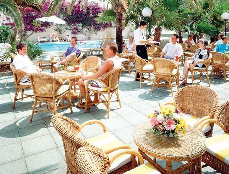 Js Yate Hotel