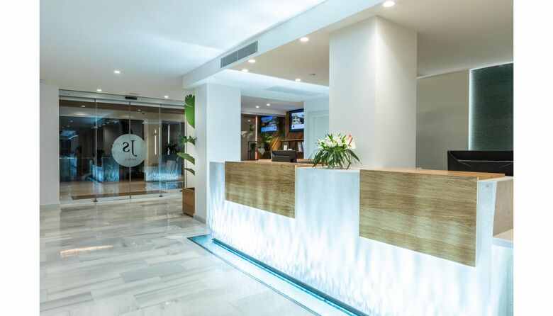 Js Yate Hotel