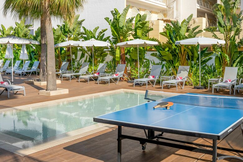 Js Yate Hotel