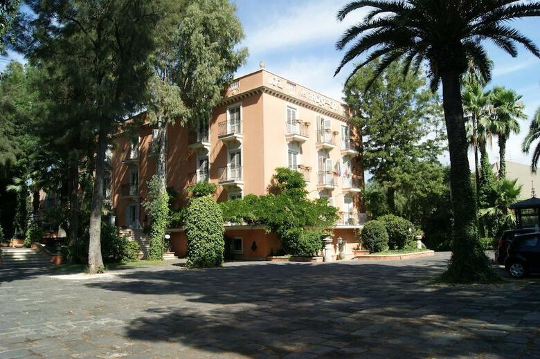 Hotel Villa Paradiso Dell'etna