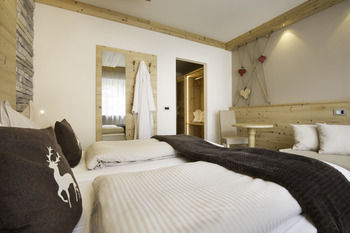 Hotel Azola