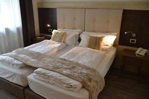 Hotel Azola