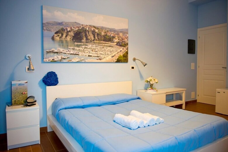 Hostal I Delfini