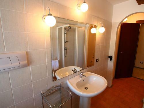 Apartamento Spacious Farmhouse In Bagnoregio With Swimming Pool