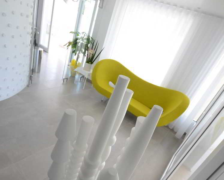 Qui Hotel