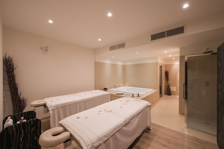 Seven Park Hotel