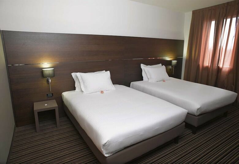 Sweet Hotel