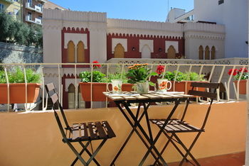 Hostal Pellicano Guest House