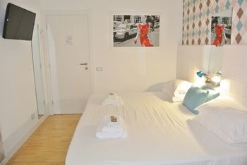 Hostal Pellicano Guest House