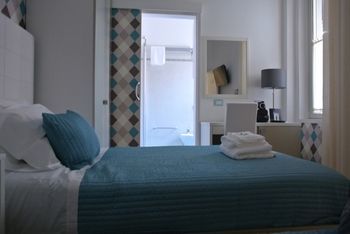 Hostal Pellicano Guest House