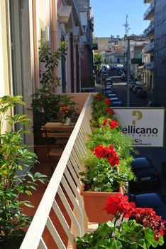 Hostal Pellicano Guest House
