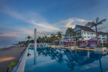 Lv8 Resort Hotel