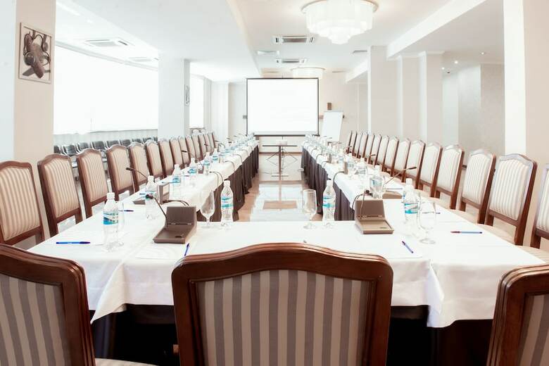 Damas International Hotel