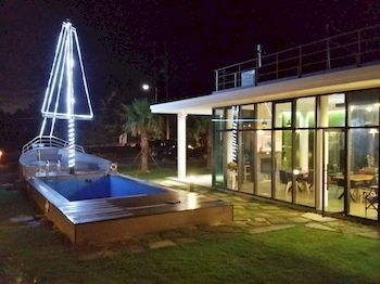 Island Santa