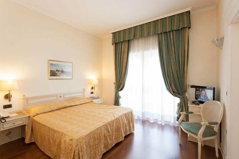 Hotel Savoy Palace