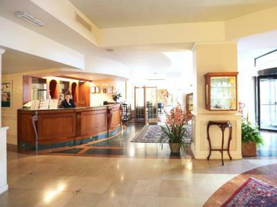 Hotel Savoy Palace