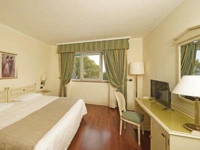 Hotel Savoy Palace